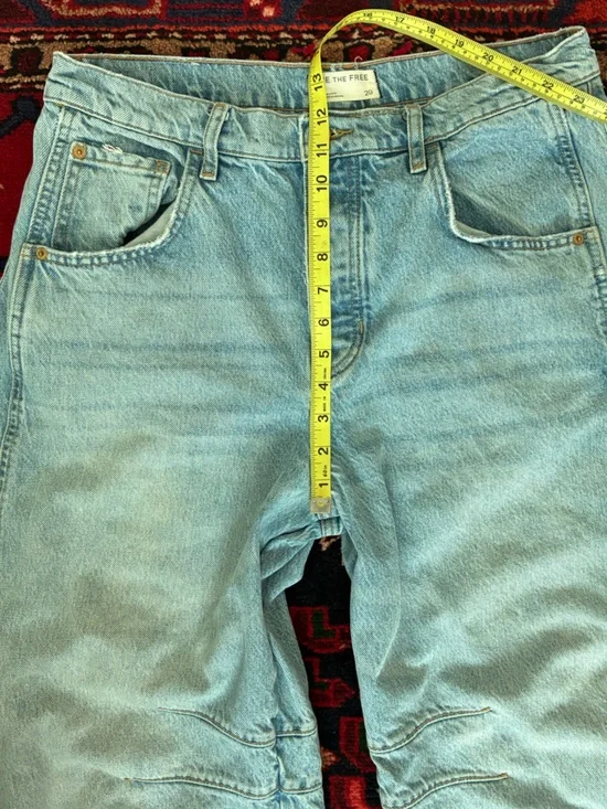 We the Free Good Luck Barrel Jeans RUNS LARGE - Picture 5 of 9